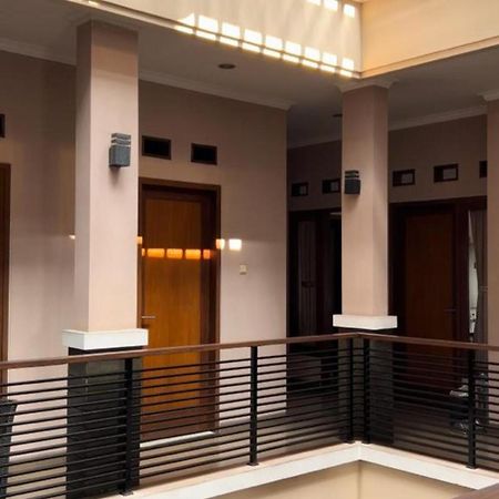 Hens Guesthouse Syariah Gadobangkong Esterno foto
