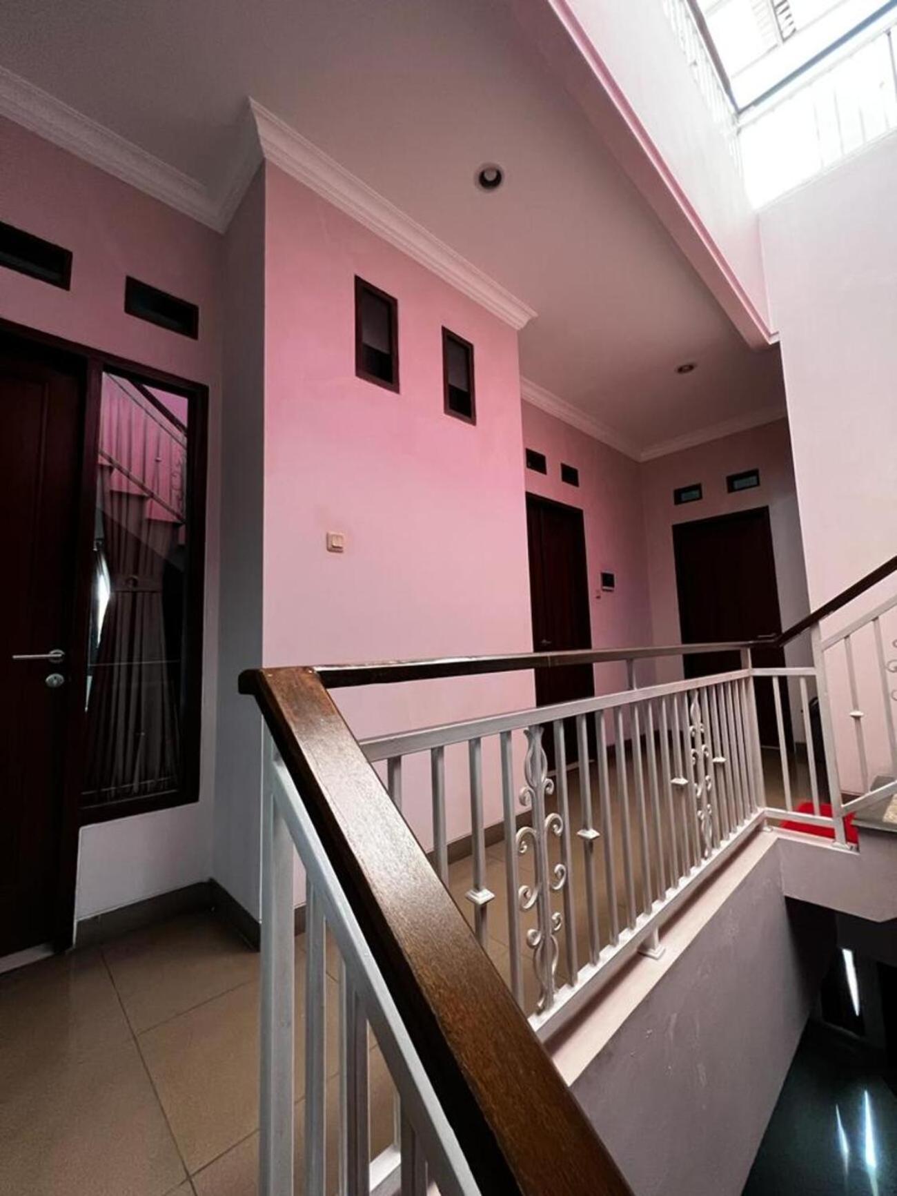 Hens Guesthouse Syariah Gadobangkong Esterno foto
