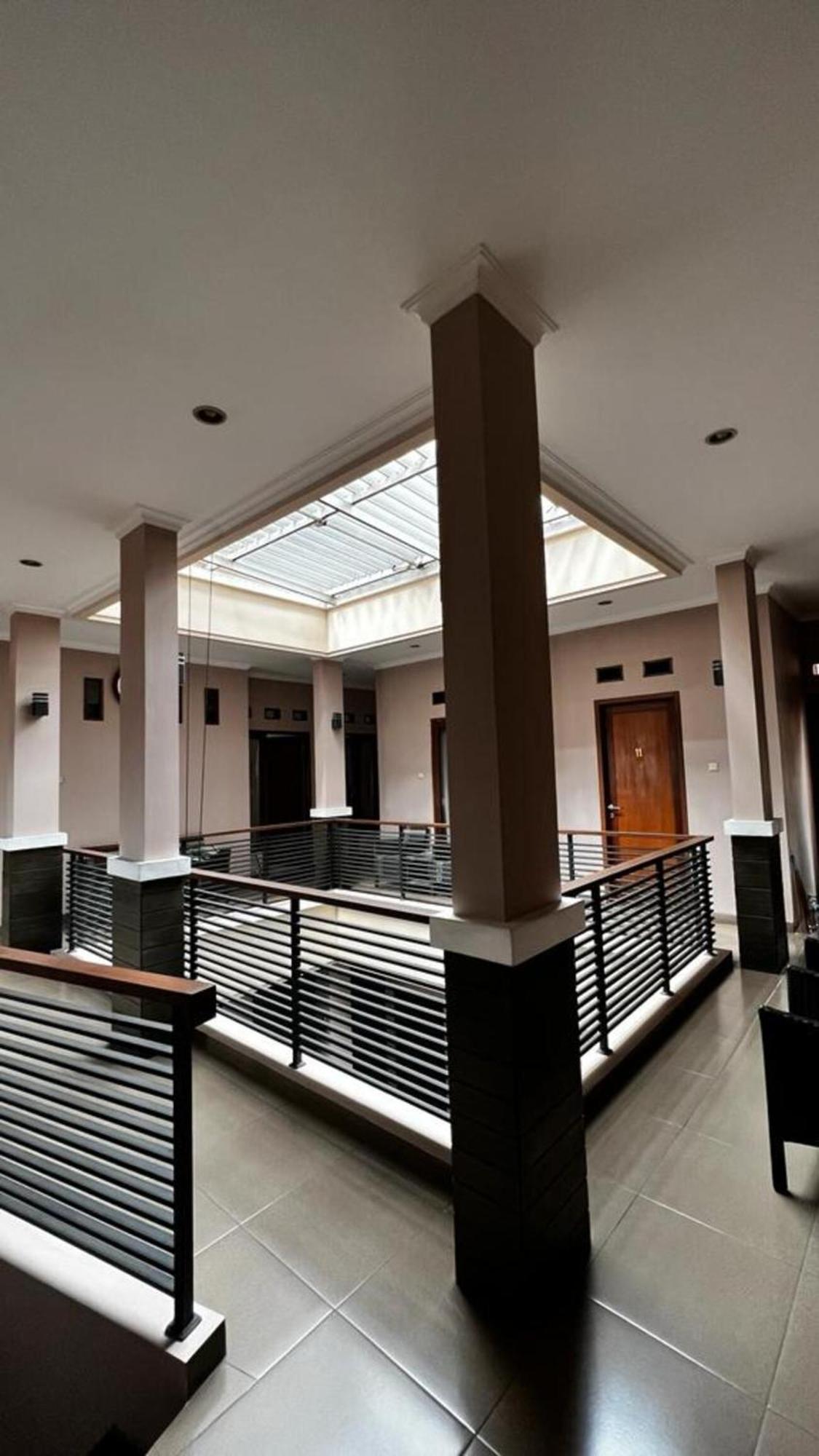 Hens Guesthouse Syariah Gadobangkong Esterno foto