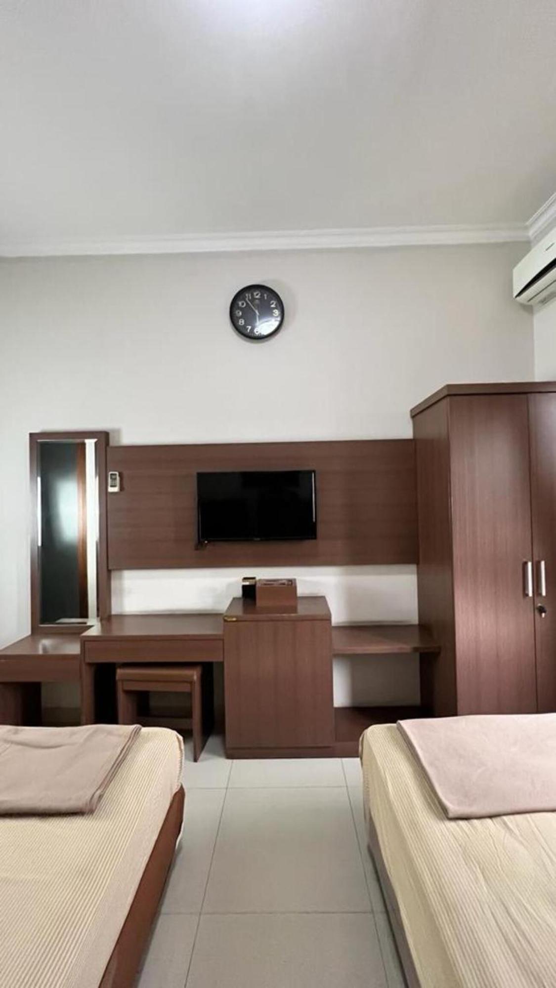 Hens Guesthouse Syariah Gadobangkong Esterno foto